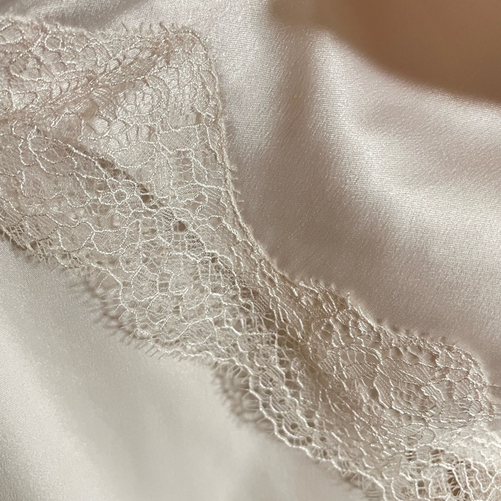 Victoria's Secret Satin Bride Wedding Kimono Robe - Ivory with Lace Trim - Picture 7 of 14